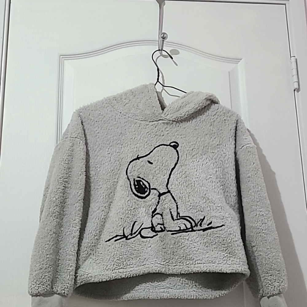 PEANUTS fluffy sweater